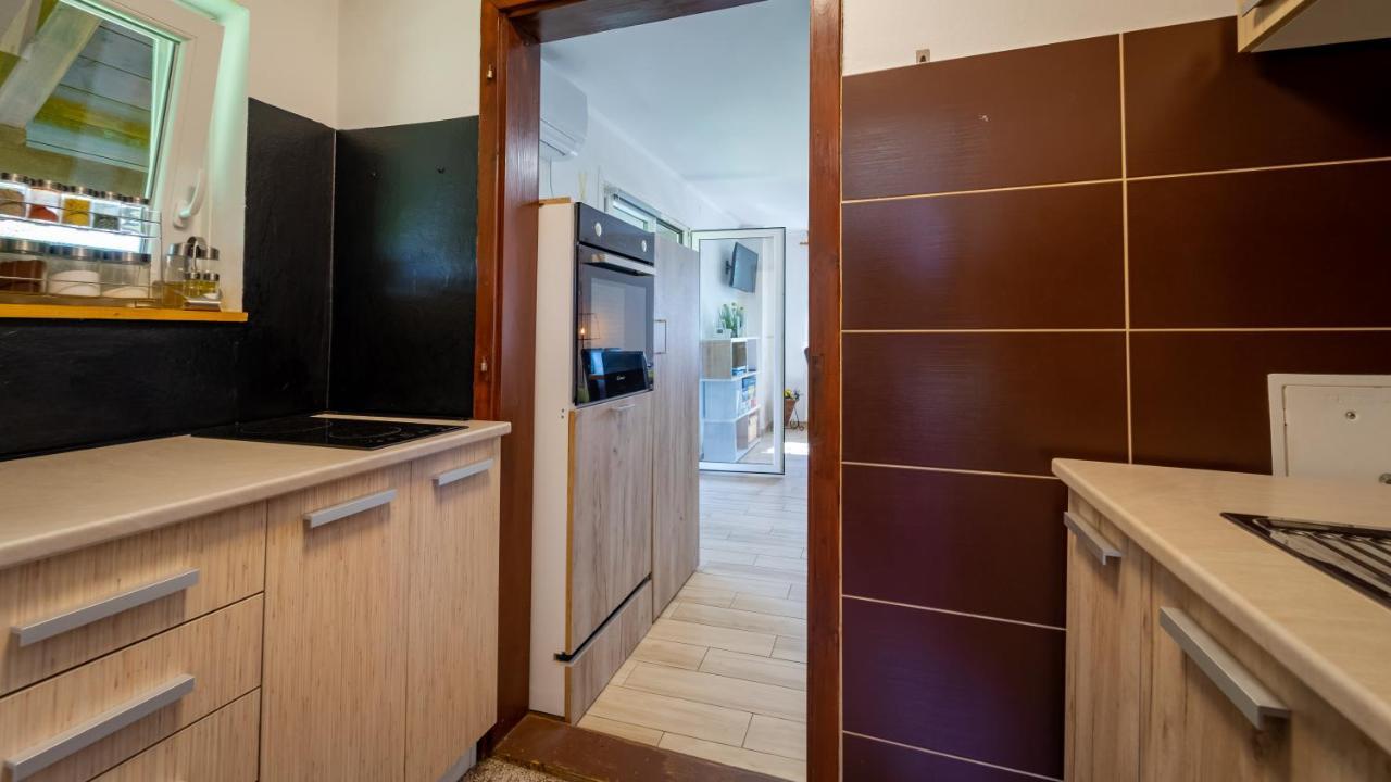 Holiday Home "Sleme" With Jacuzzi, Big Garden And Arbor With Fireplace Skrad エクステリア 写真